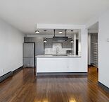 Top floor - one bedroom condo in Mission