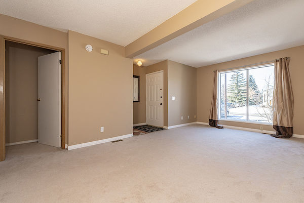 Calgary 3 bedrooms House for rent. Property photo: 365980-2