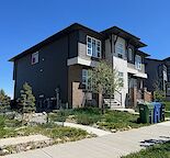3 Bed | 2.5 Bath | Duplex | Central AC| Opposite to Park| Bus Stop