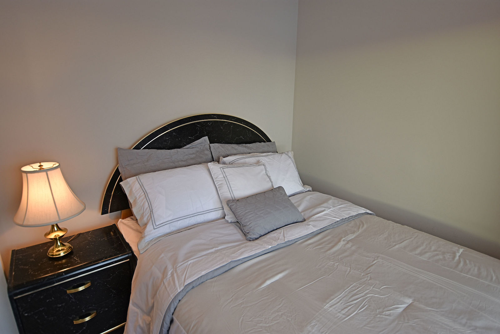 Calgary 1 bedroom Room For Rent for rent. Property photo: 366680-1