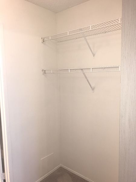 Calgary 2 + Den bedrooms Condo Unit for rent. Property photo: 368449-3