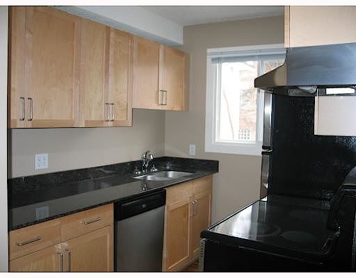 Calgary 1 bedroom Condo Unit for rent. Property photo: 368642-2