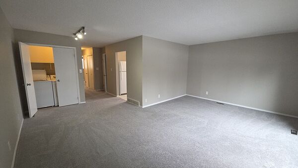 Calgary 2 bedrooms Main Floor for rent. Property photo: 368954-2