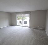 Renovated, Bright, Main Floor Duplex, Includes Utilities - SE