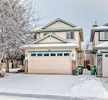 Large Family Home in Sought After Evergreen!