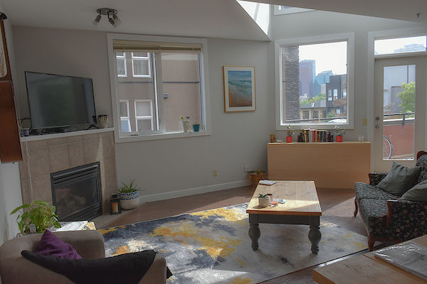 2 Bedroom condo, giant patio with great downtown views