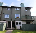Rundle- 3 Br/1 Bath Townhouse in an ideal location