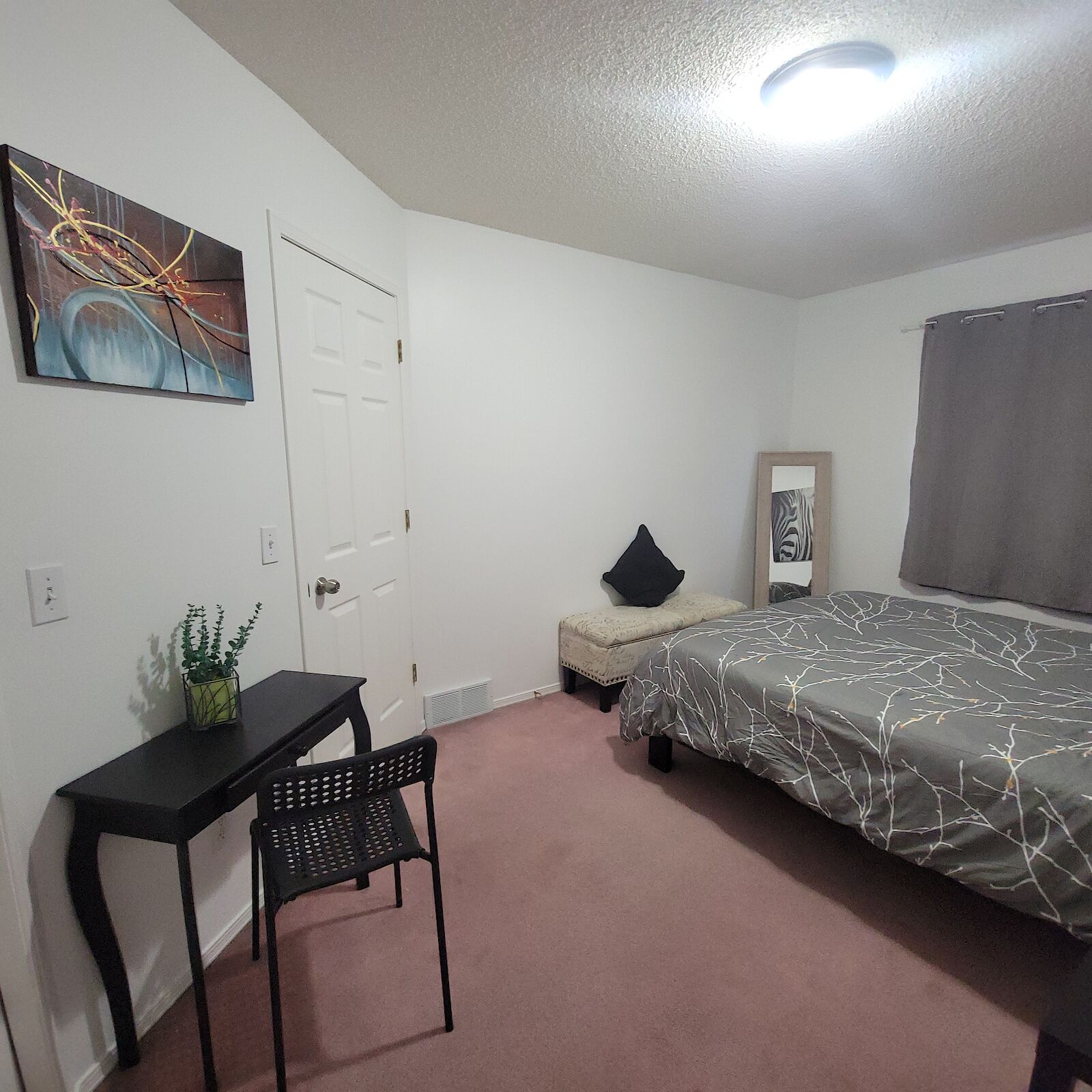 Calgary 1 bedroom Room For Rent for rent. Property photo: 370722-1