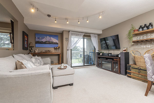Calgary 2 bedrooms Townhouse for rent. Property photo: 371014-2