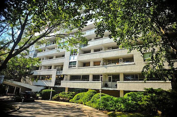 Apartment Rentals Toronto | 630 Roselawn | Chaplin Crescent & Roselawn Ave.
