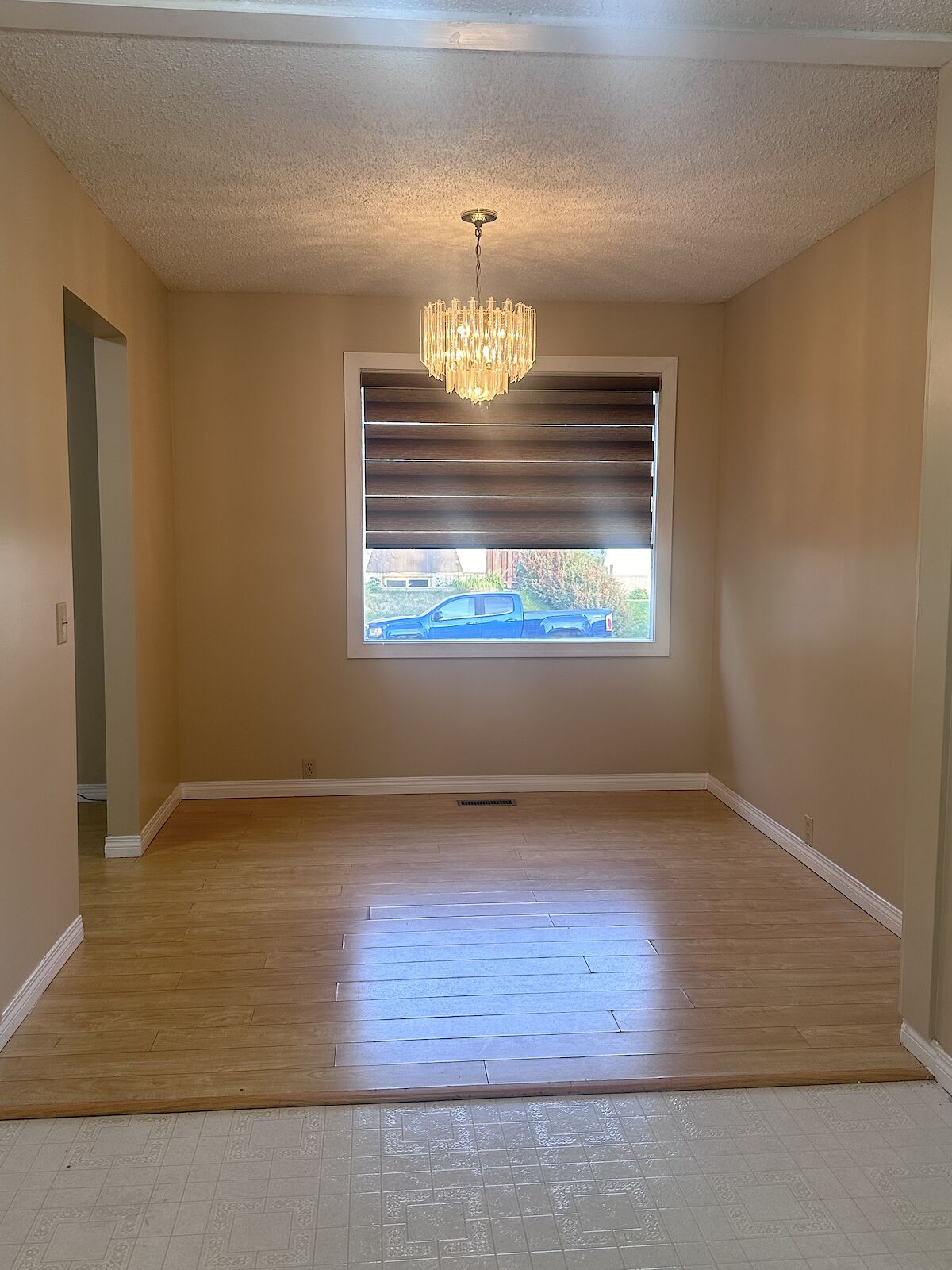 Calgary 3 bedrooms Main Floor for rent. Property photo: 372227-1