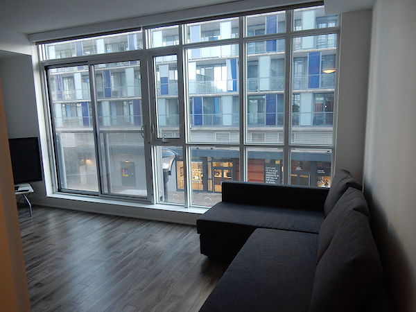 Calgary studio Condo Unit for rent. Property photo: 372299-2