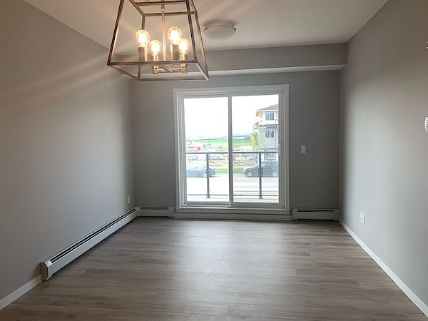 Calgary 2 bedrooms Condo Unit for rent. Property photo: 372832-2
