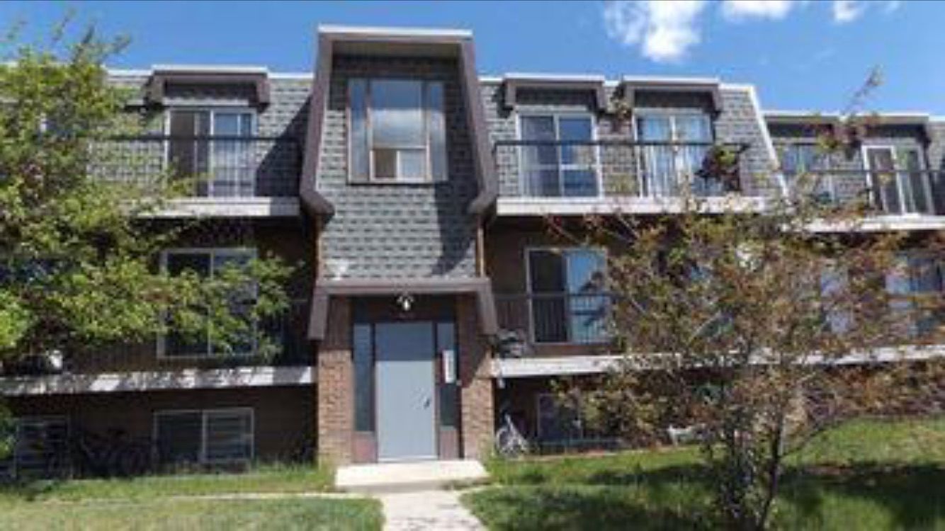 Calgary 2 bedrooms Condo Unit for rent. Property photo: 373652-1