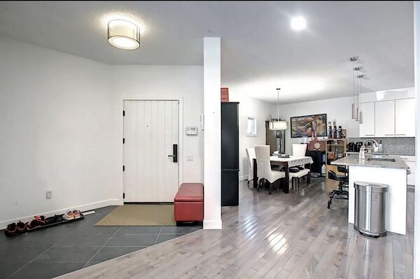 Calgary 5 bedrooms Room For Rent for rent. Property photo: 376121-3