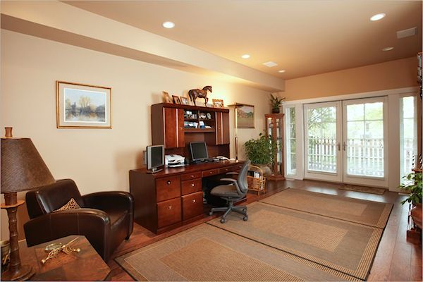 Calgary 2 + Den bedrooms Office Space for rent. Property photo: 376302-2