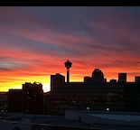 **Top Floor!** Sunny SW CORNER, 2 bdrm, East Village