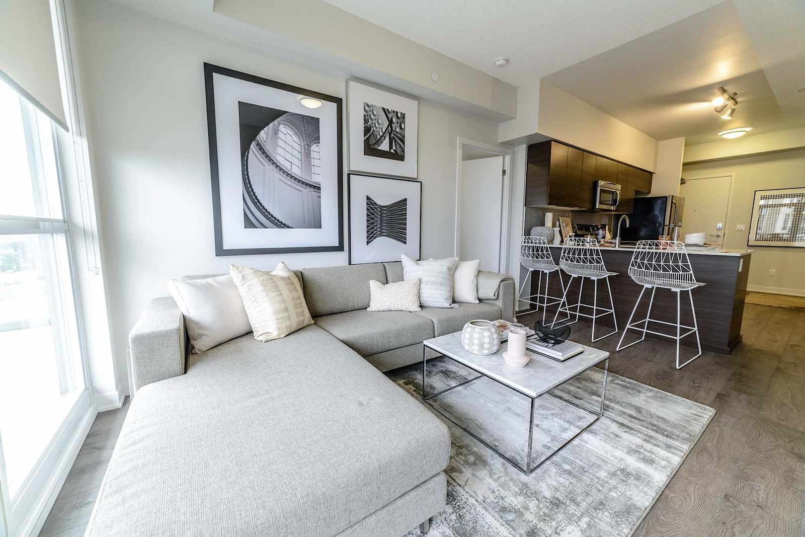 Toronto 2 bedrooms Apartment for rent. Property photo: 377690-1