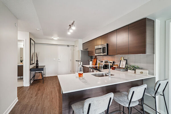 Toronto 2 bedrooms Apartment for rent. Property photo: 377690-3