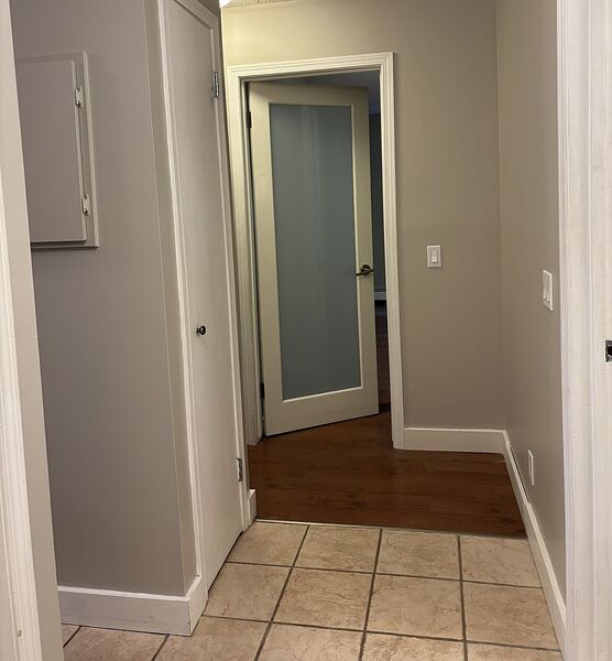 Calgary 2 bedrooms Condo Unit for rent. Property photo: 377830-2