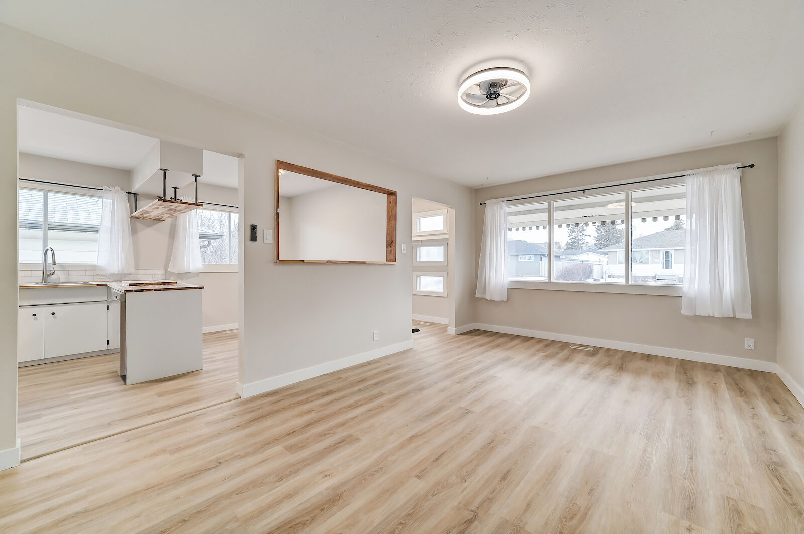 Calgary 2 bedrooms Main Floor for rent. Property photo: 37854-1