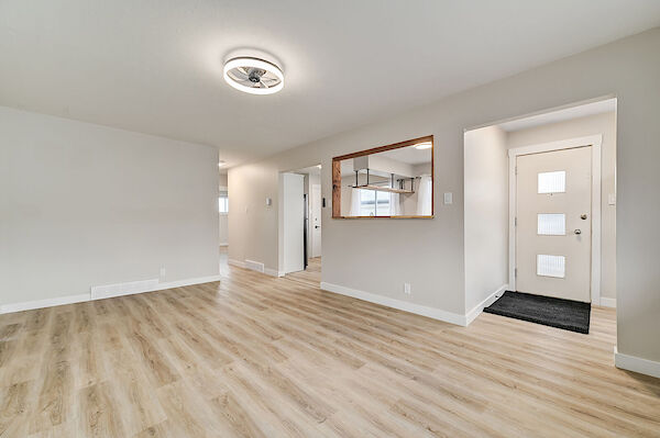 Calgary 2 bedrooms Main Floor for rent. Property photo: 37854-2