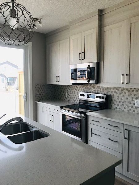 Calgary 3 + Den bedrooms Duplex for rent. Property photo: 378688-2