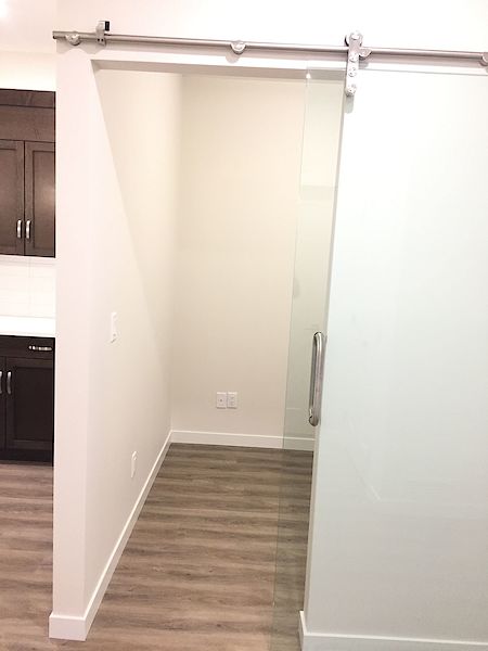 Calgary 1 + Den bedrooms Condo Unit for rent. Property photo: 379143-3