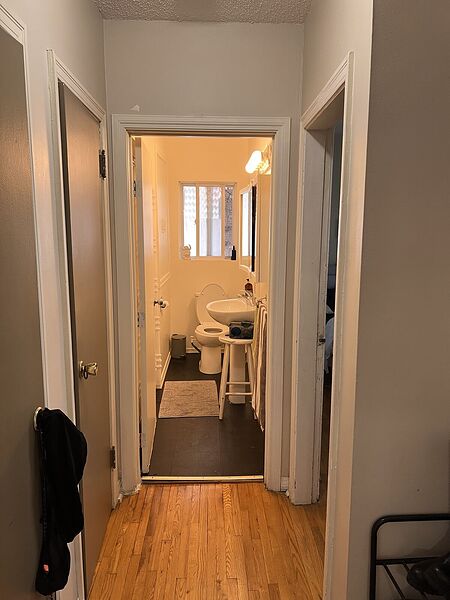 Calgary 2 bedrooms Main Floor for rent. Property photo: 37987-2