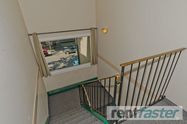 Calgary 2 bedrooms Condo Unit for rent. Property photo: 380118-2