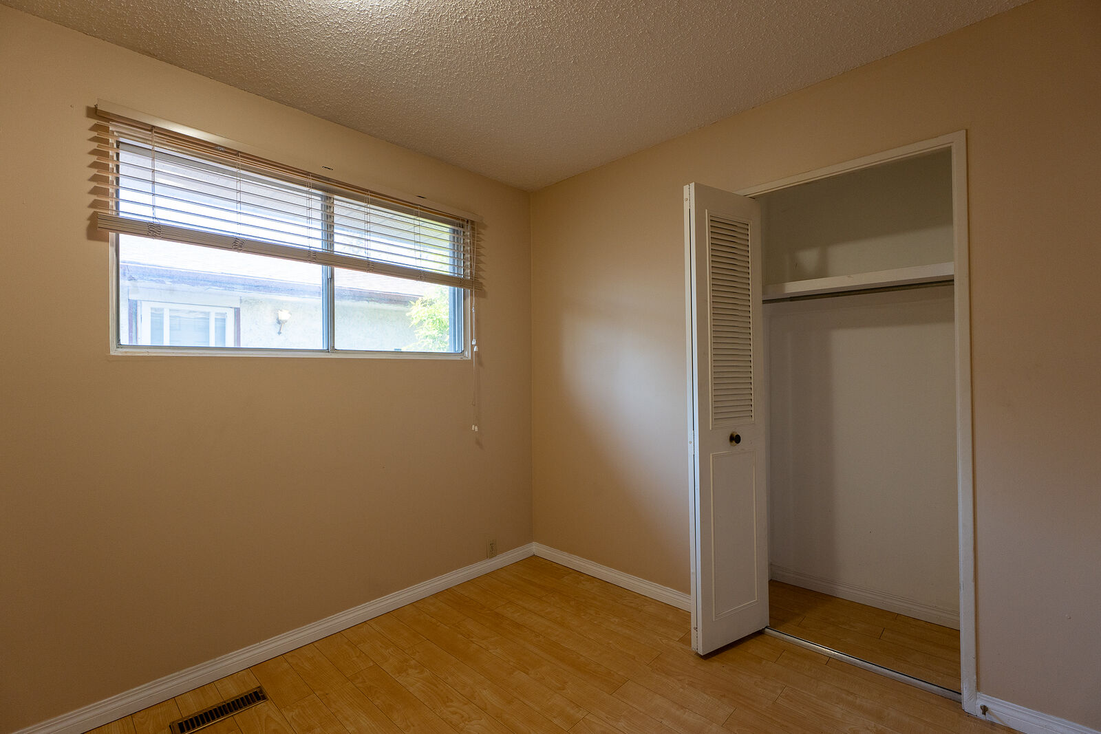 Calgary 1 bedroom Room For Rent for rent. Property photo: 380419-1