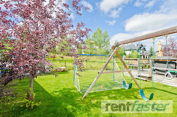 Calgary 5 + Den bedrooms House for rent. Property photo: 382376-2