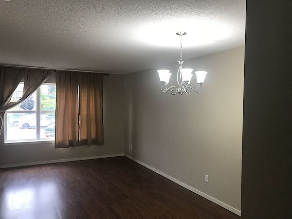 Calgary 4 bedrooms House for rent. Property photo: 385067-2