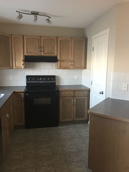 Calgary 4 bedrooms House for rent. Property photo: 385067-3