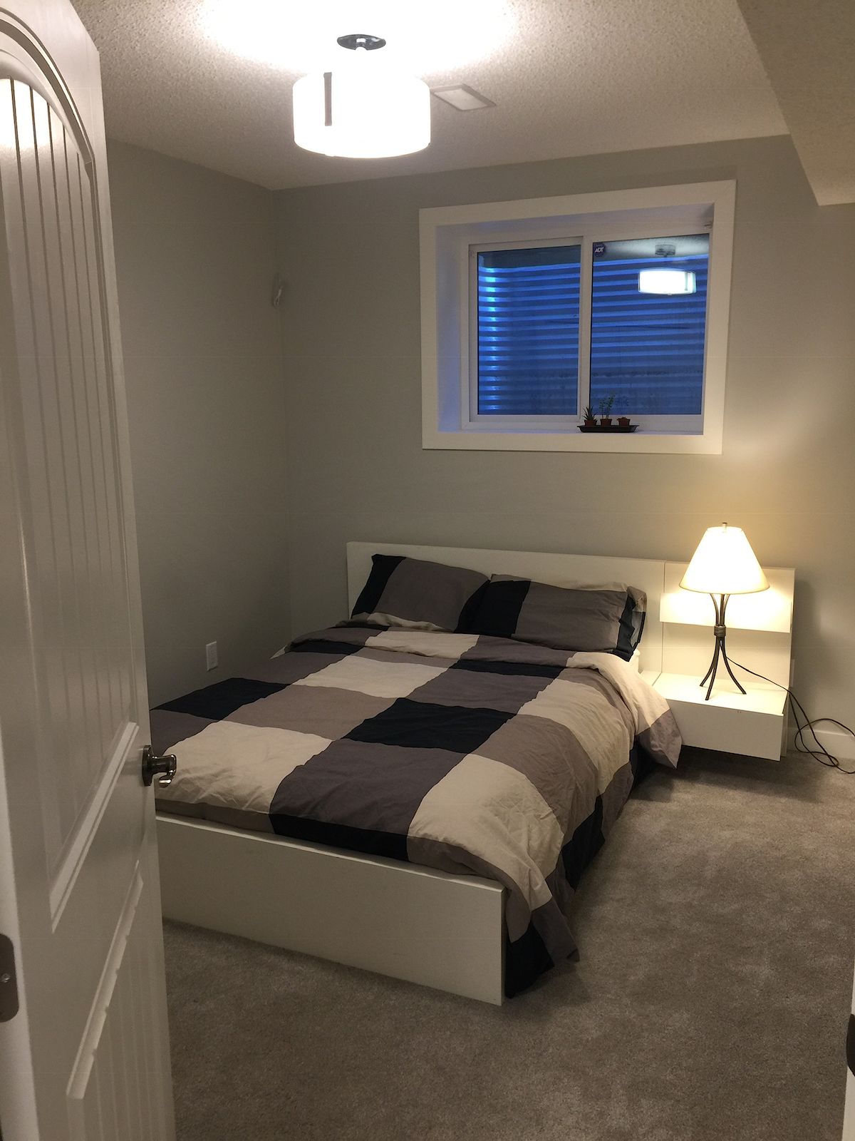 Calgary 1 bedroom Basement for rent. Property photo: 385117-1