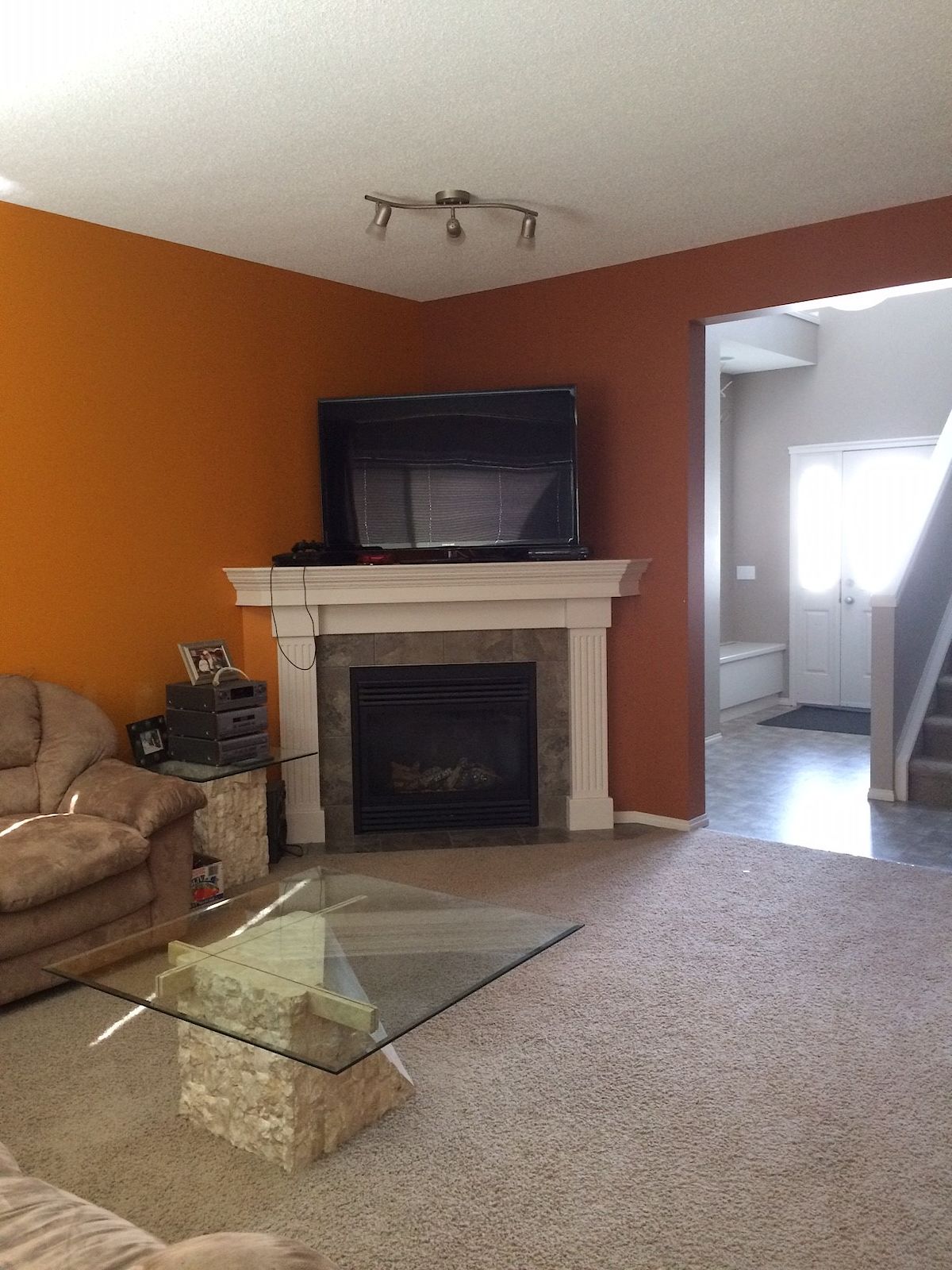 Calgary 3 bedrooms Duplex for rent. Property photo: 386200-1