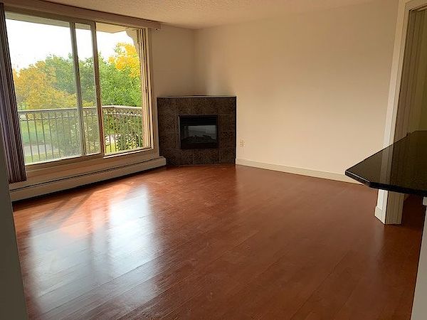 Calgary 1 + Den bedrooms Apartment for rent. Property photo: 387973-3