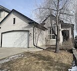 Spacious 1500 Sq Ft Main Floor in Edgemont – Ravine View, Garage, A/C