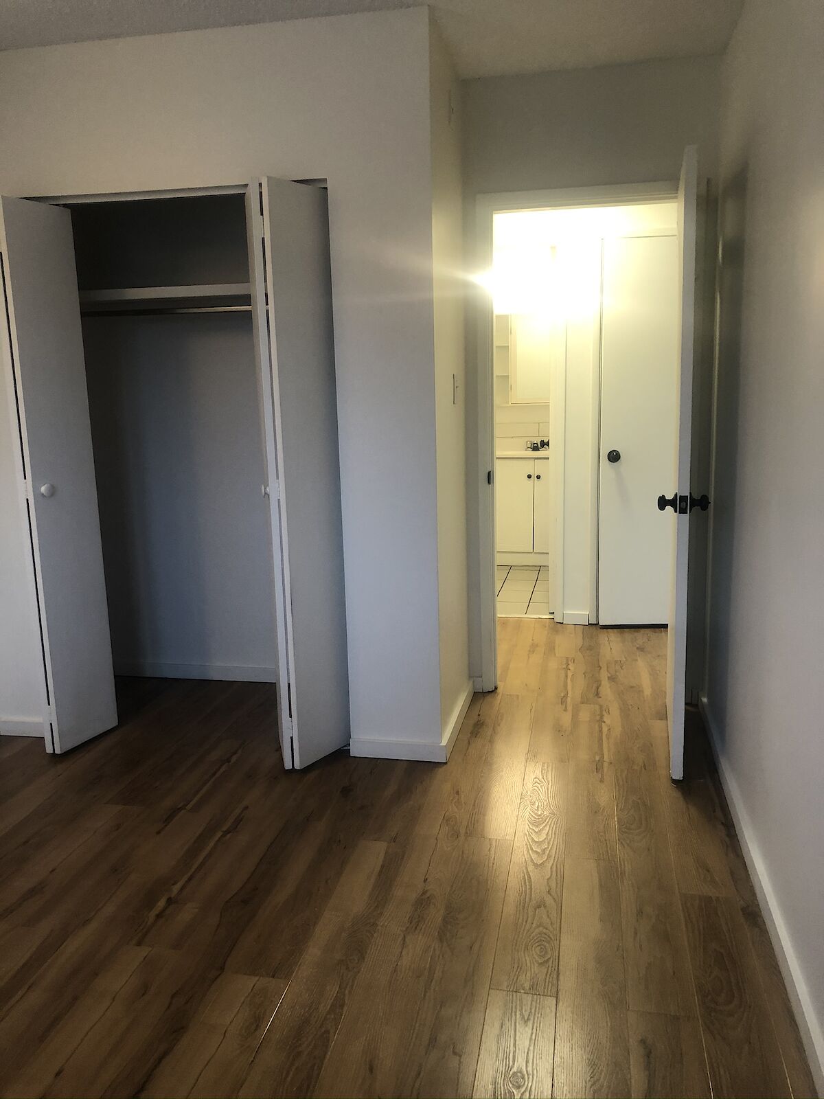 Calgary 1 bedroom Apartment for rent. Property photo: 388258-1