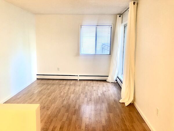 Calgary 1 bedroom Apartment for rent. Property photo: 388258-2