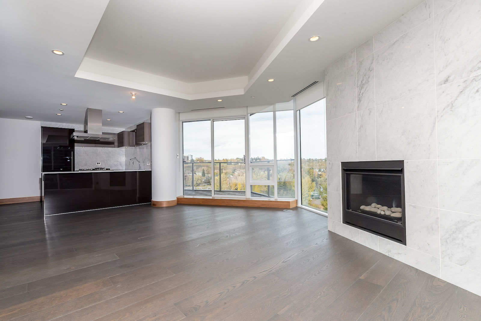 Calgary 2 bedrooms Condo Unit for rent. Property photo: 389839-1