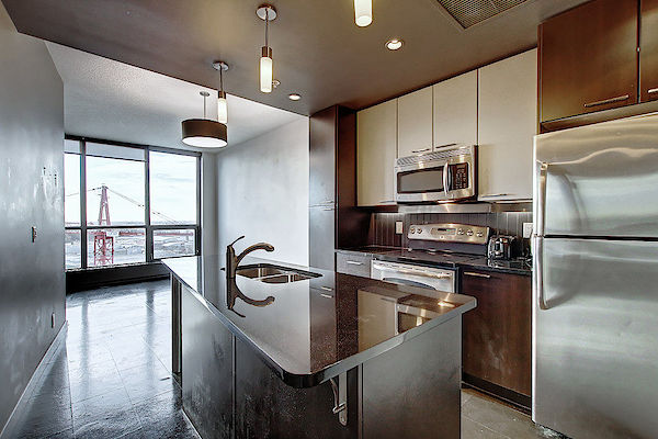 Calgary 2 bedrooms Condo Unit for rent. Property photo: 390602-3