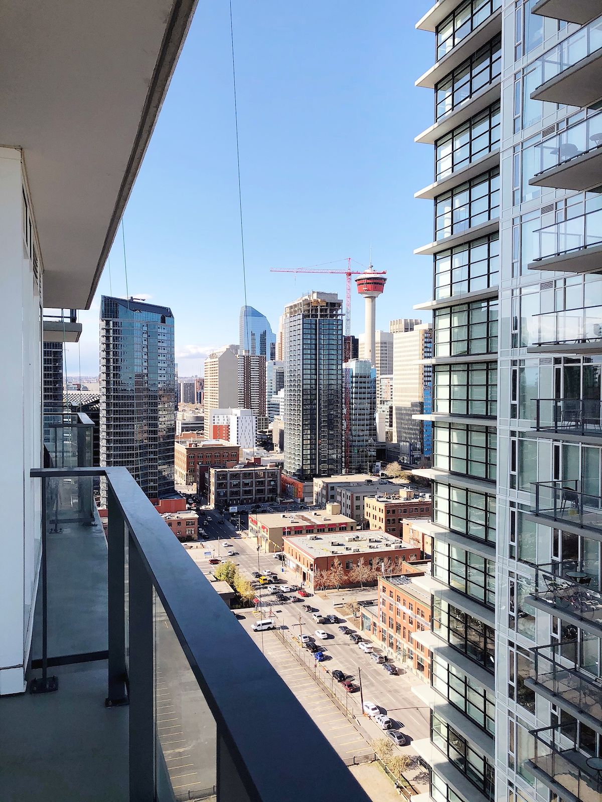 Calgary 2 bedrooms Condo Unit for rent. Property photo: 390736-1
