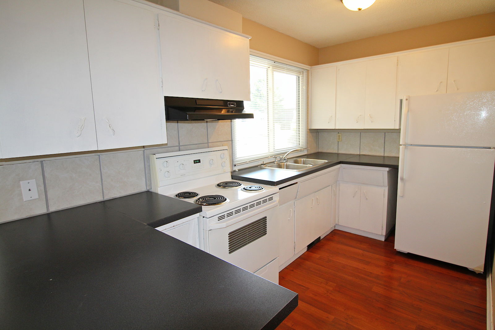 Calgary 2 bedrooms Main Floor for rent. Property photo: 390899-1