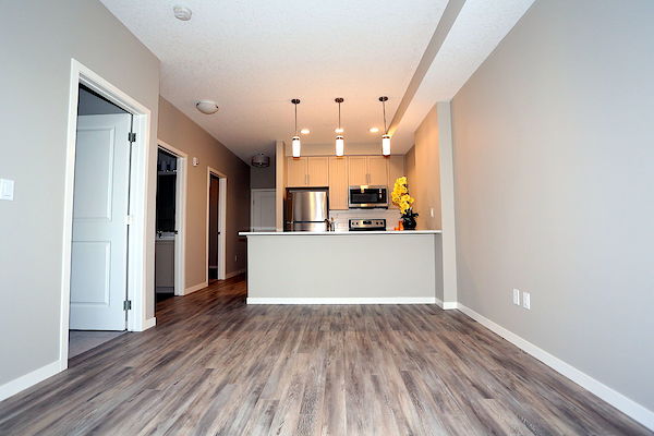 BEAUTIFUL... 1 1/2 bedroom apartment in the desirable lake community of Mahogany