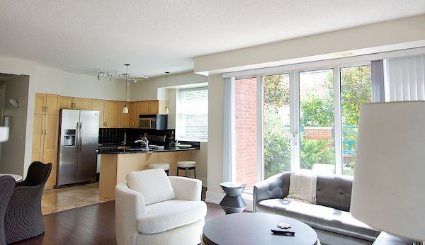 Calgary 1 + Den bedrooms Condo Unit for rent. Property photo: 391748-2