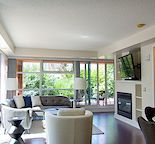 Summer in the city//West facing/huge outdoor patio/upscale decor walkability 10