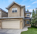 3 Bedroom Townhome in Strathcona Park