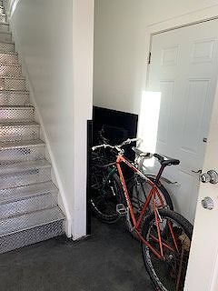 Calgary 1 bedroom Apartment for rent. Property photo: 392341-2