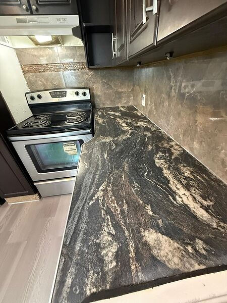 Calgary 2 bedrooms Condo Unit for rent. Property photo: 393186-2